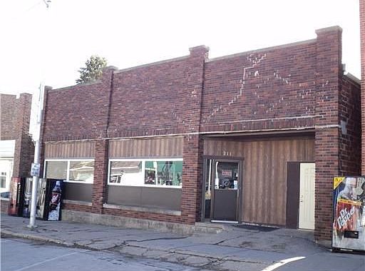 1st image of 211 E 1st St