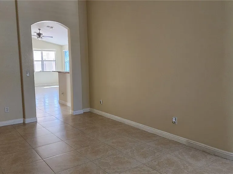 9709 Hawk Cliff Ave — Photo 6