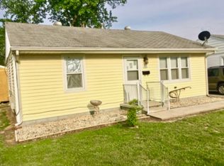 406 Schumaker St, Carmi, IL 62821
