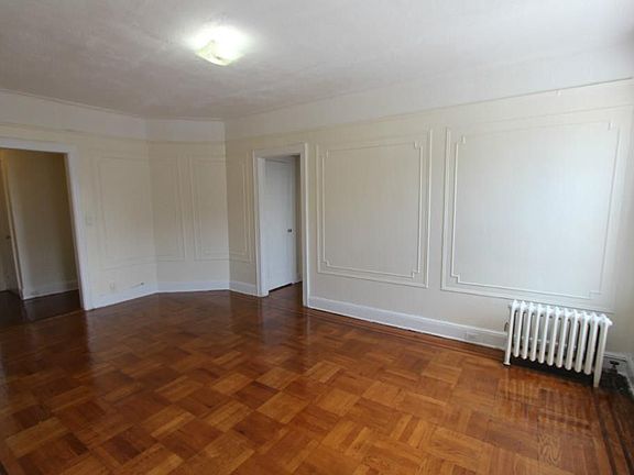 2nd image of 4415 43rd Ave APT E5