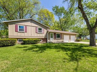 9300 W 99th Ter, Overland Park, KS 66212