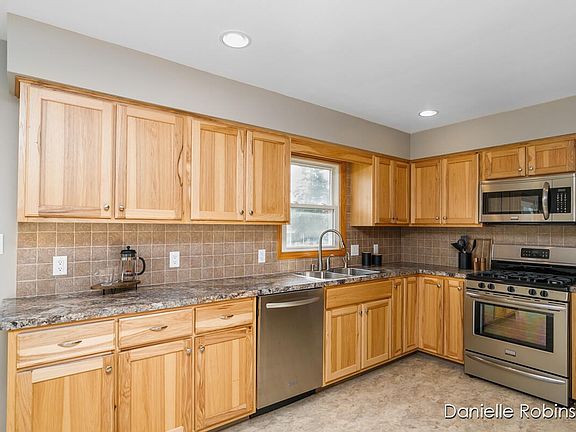 2nd image of 2660 Lincoln Ave NW