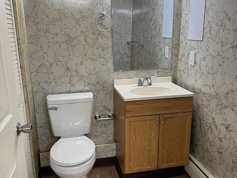 1035 Ridge Ave — Photo 53