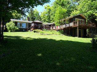 49014 Grosse Point Shores Rd, Dollar Bay, MI 49922