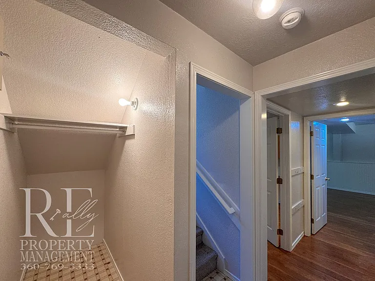 7611 Oak Park Dr NW — Photo 18