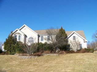 1 Carhart Ct, Pittstown, NJ 08867
