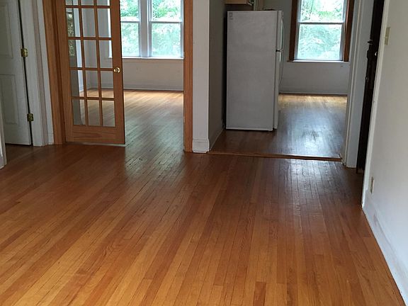 4th image of 4919 N Hermitage Ave #1W