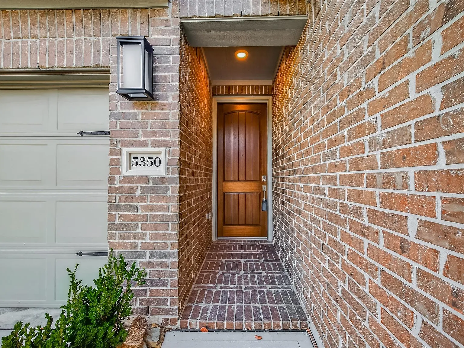 2 bed, 2.0 bath, 1603 sqft, $2,495 — Photo 3