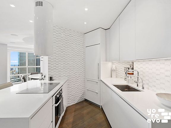 5th image of 146 W 57th St APT 55A