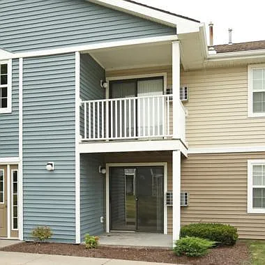 Wood Creek Apartments — Photo 1
