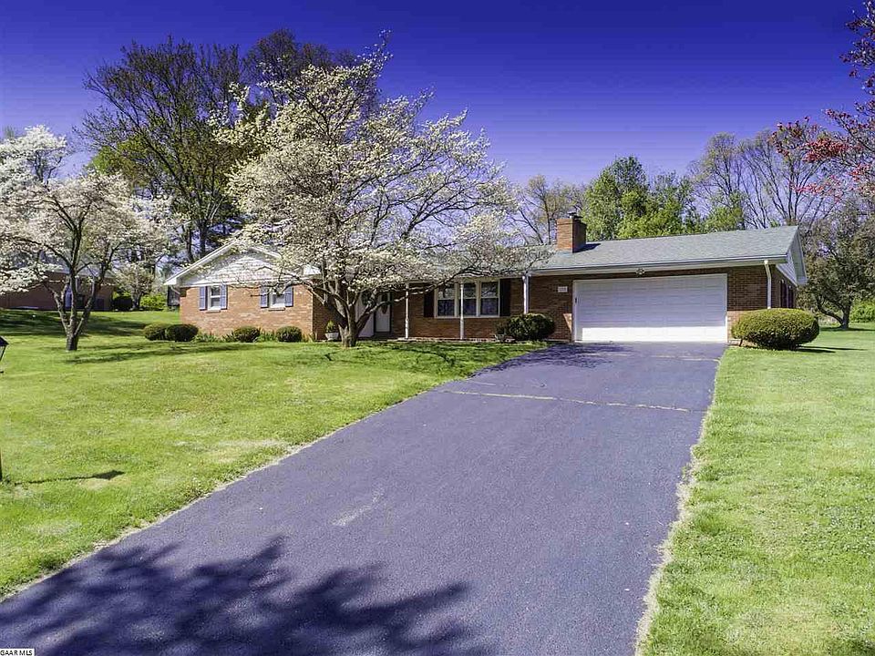 1st image of 288 Cambridge Dr
