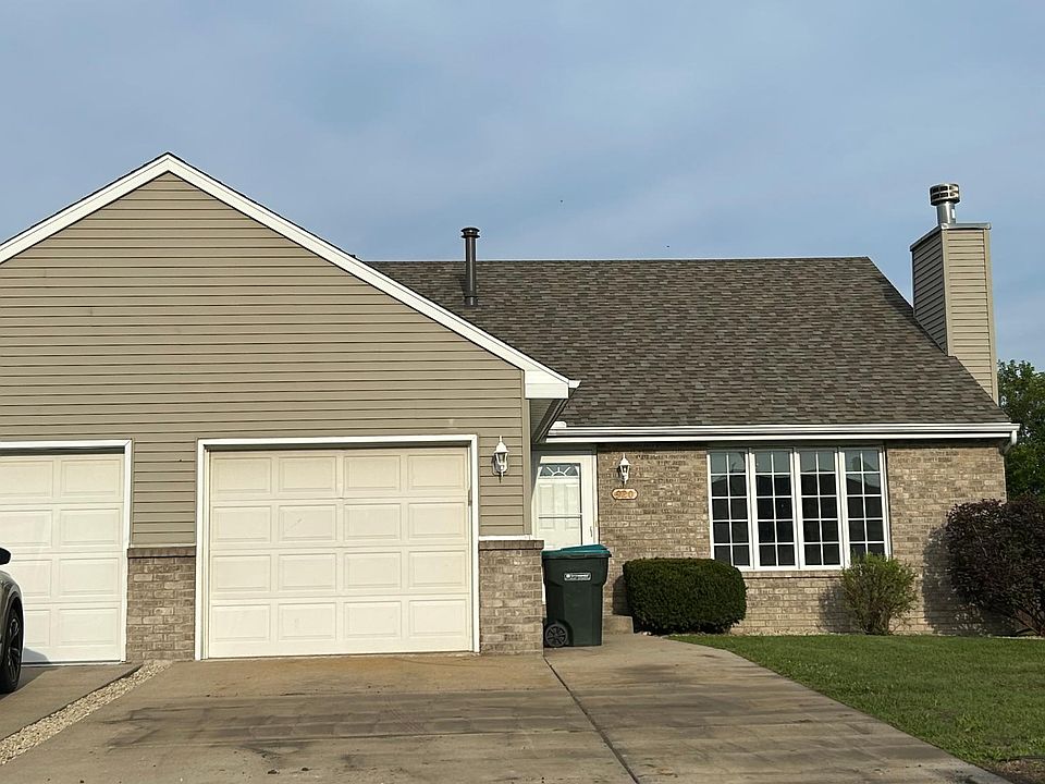 1st image of 920 Pheasant Ln