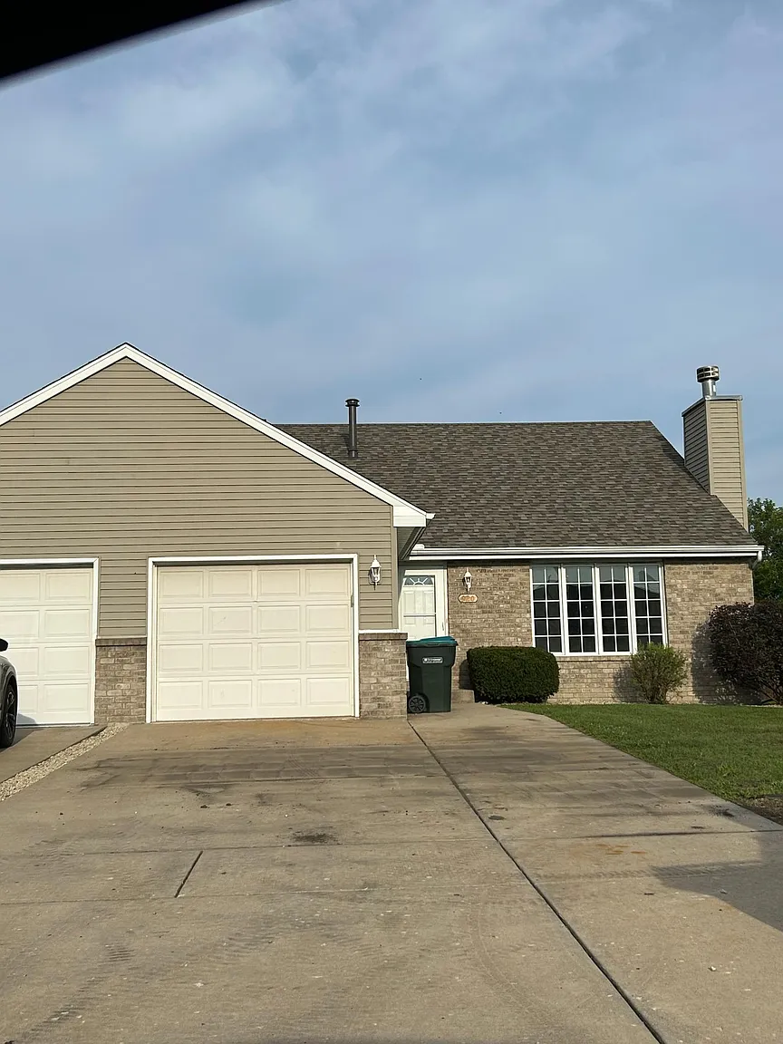 920 Pheasant Ln photo 1