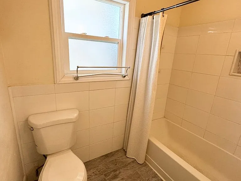 461 Walnut St — Photo 13