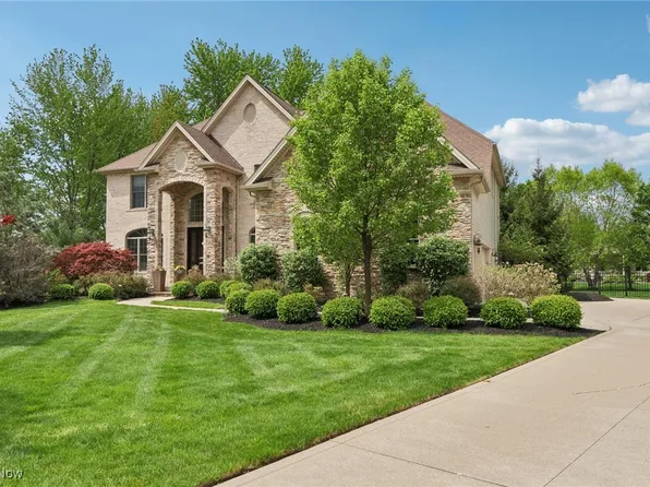 4300 Burberry Ct, Avon, OH 44011