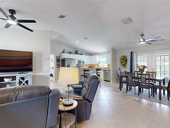 3rd image of 591 High Hawk Cir