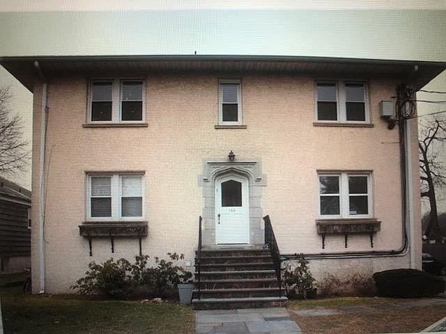 1st image of 126 Bradford Ave APT 2R