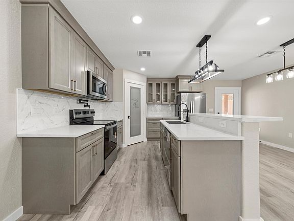 5th image of 2509 Stewart Dr