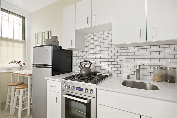 Sold by Compass | media 5