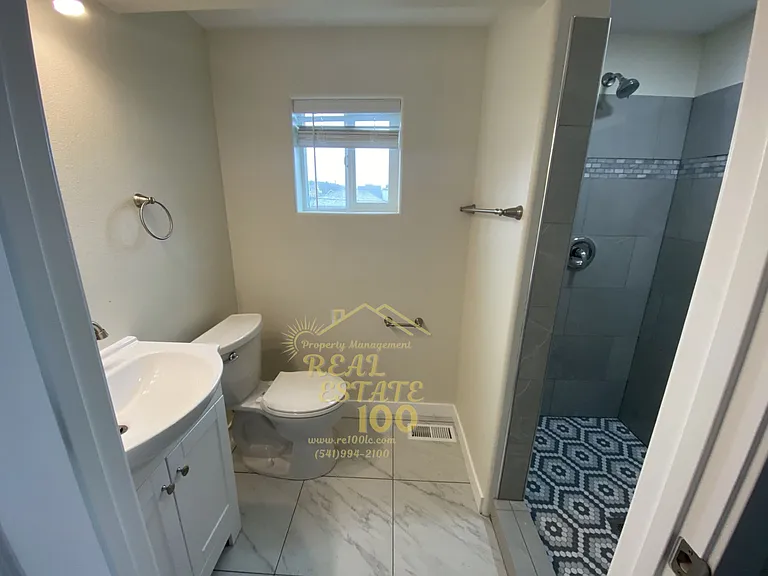3429 NW Jetty Ave — Photo 8