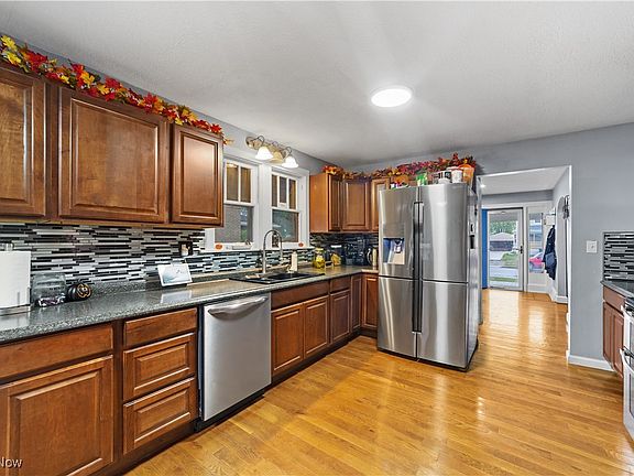 5th image of 2232 E 30th St