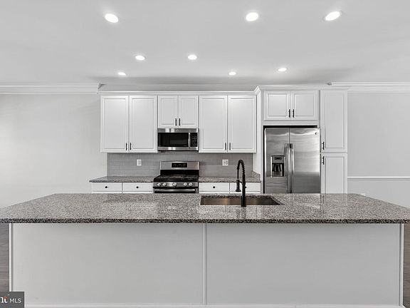 2nd image of 22540 Cambridgeport Sq