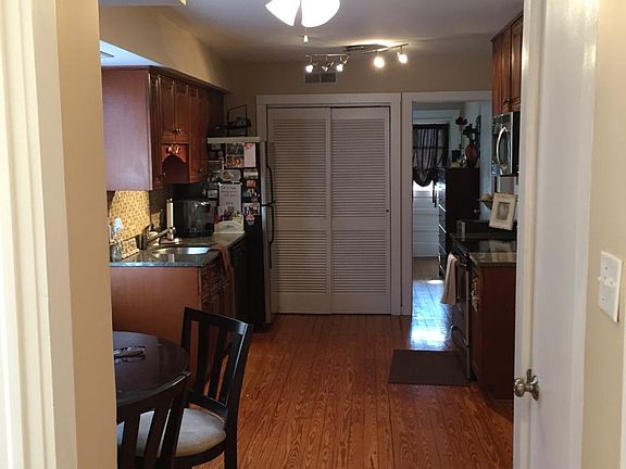 3rd image of 3207 Ellwood Ave