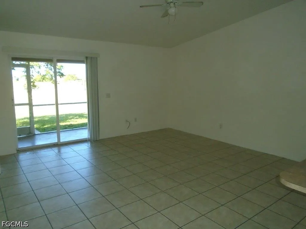3 bed, 2.0 bath, 1242 sqft, $1,650 — Photo 3