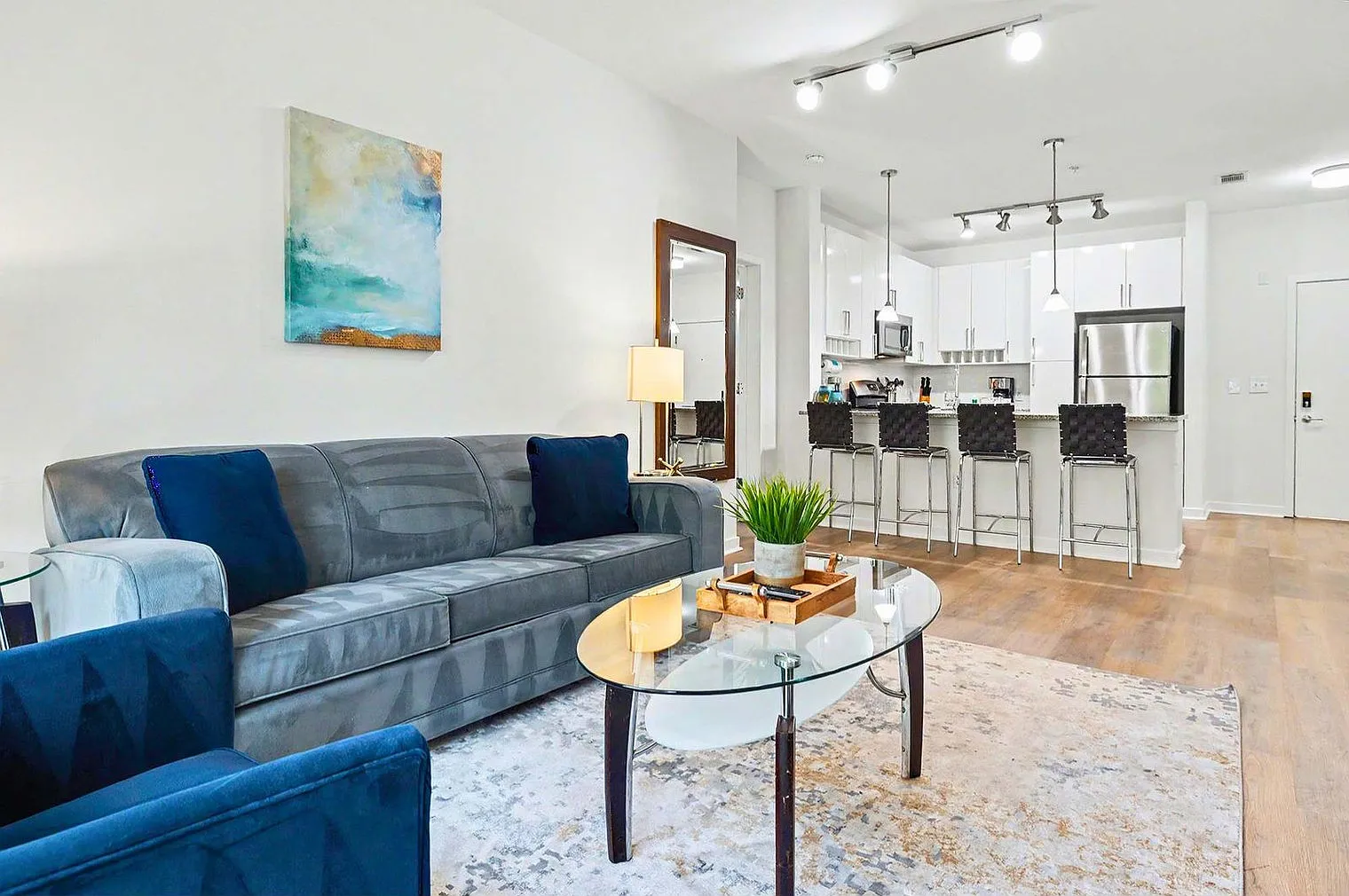 2 bed, 2.0 bath, 1044 sqft, $7,492 — Photo 2