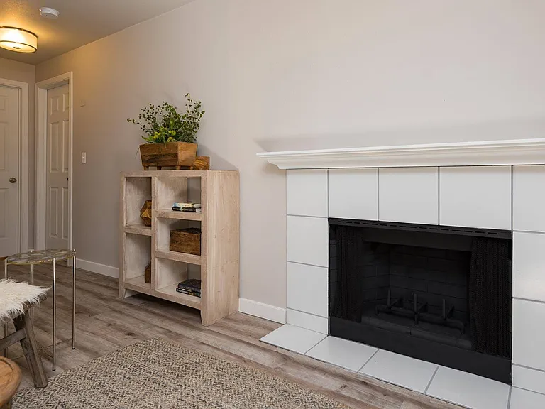 Cielo Apartments | Fireplace