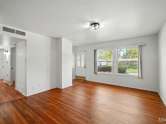 4th image of 11030 Worchester Dr
