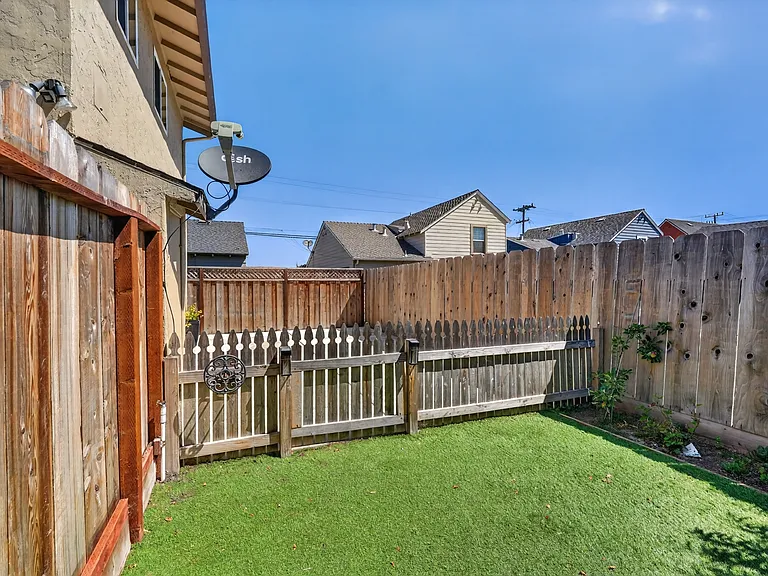 407 Riker St — Photo 30