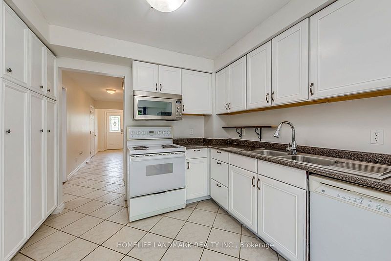Oakville Townhouse for rent - 4 Bedrooms — photo 11