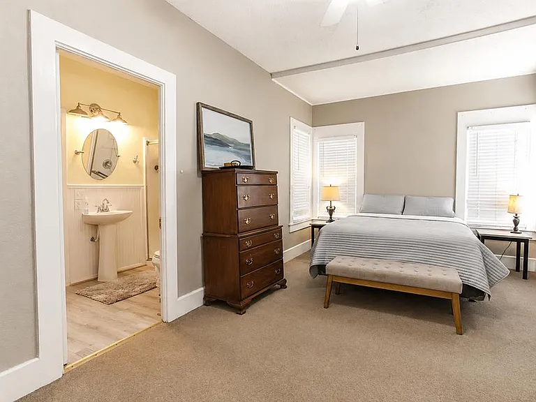 1809 S Lancaster St — Photo 11