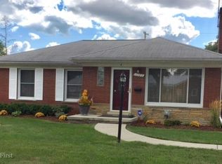 17106 Sprenger Ave, Eastpointe, MI 48021