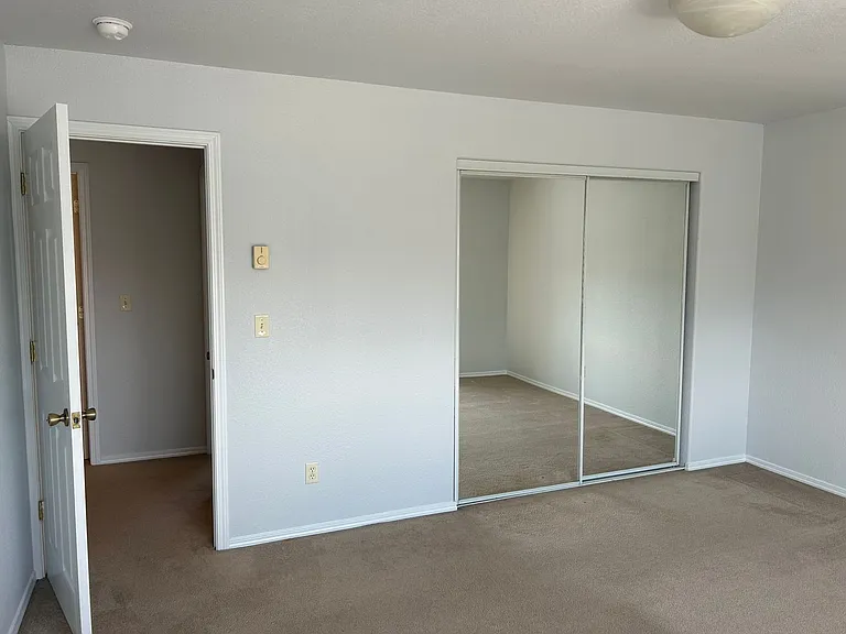 1201 Wineglass Ct #K — Photo 7