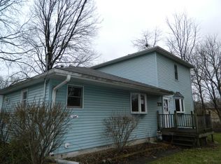 25540 S Blackberry Ln, Channahon, IL 60410