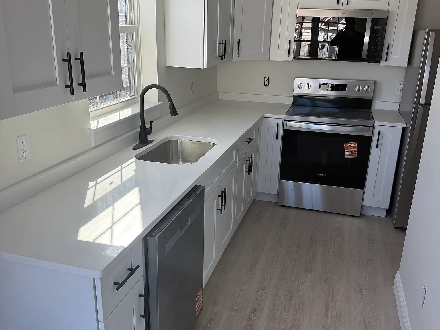 1 bed, 700 sqft, $1,850 — Photo 2