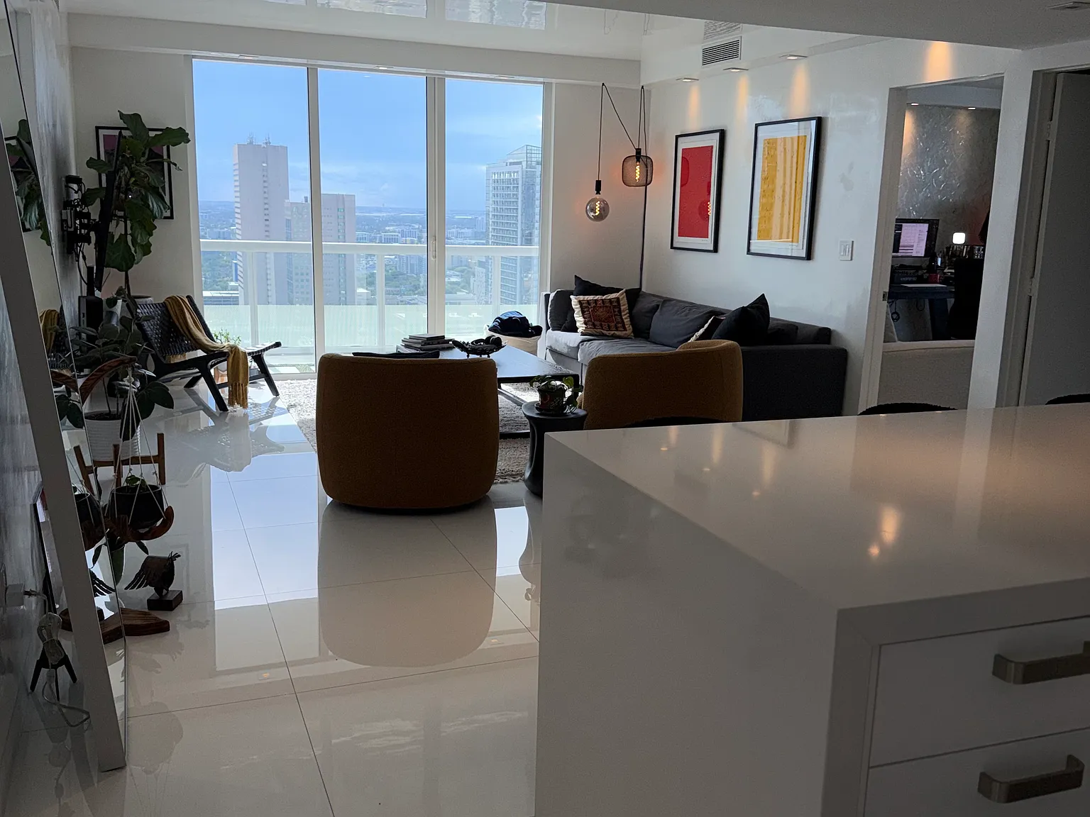 2 bed, 1256 sqft, $8,000 — Photo 2