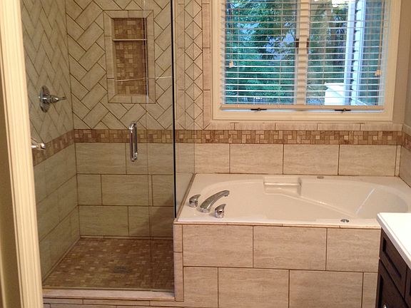 3rd image of 4512 Rosemont Ct