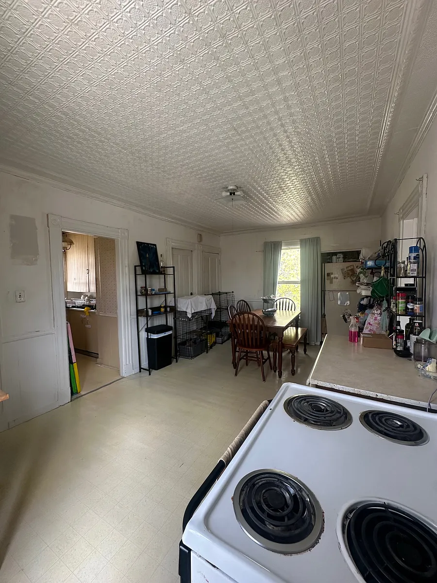 Building Photo - 123 3rd St #1