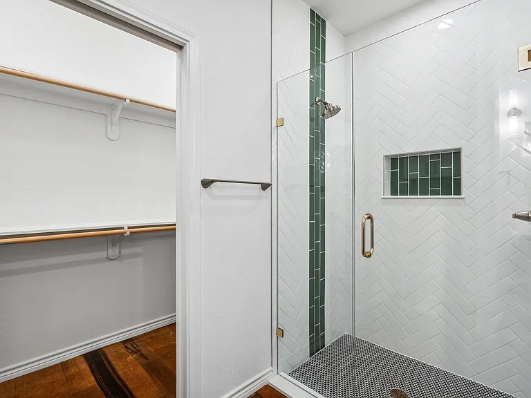 5726 Barkridge Dr — Photo 16