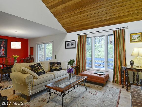 4th image of 11704 Fox Glen Dr
