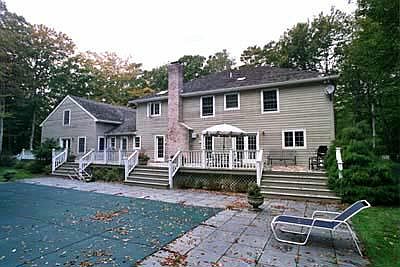 3rd image of 2 Saltmeadow Ln