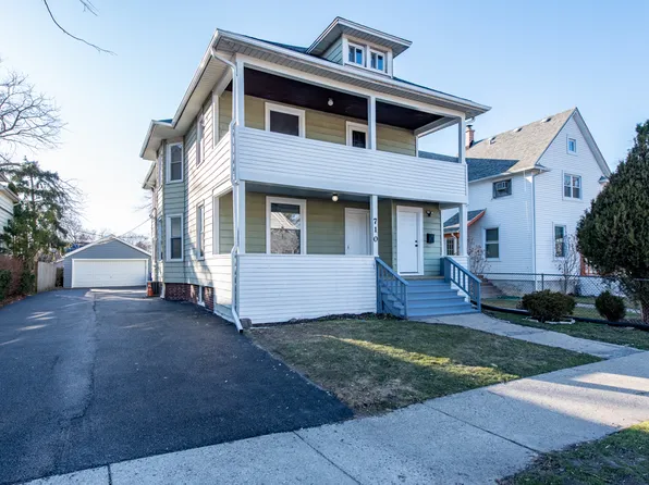710 N Poplar St, Waukegan, IL 60085