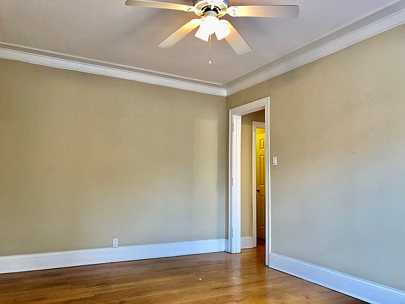 3rd image of 1513 Hinman Ave APT 1S