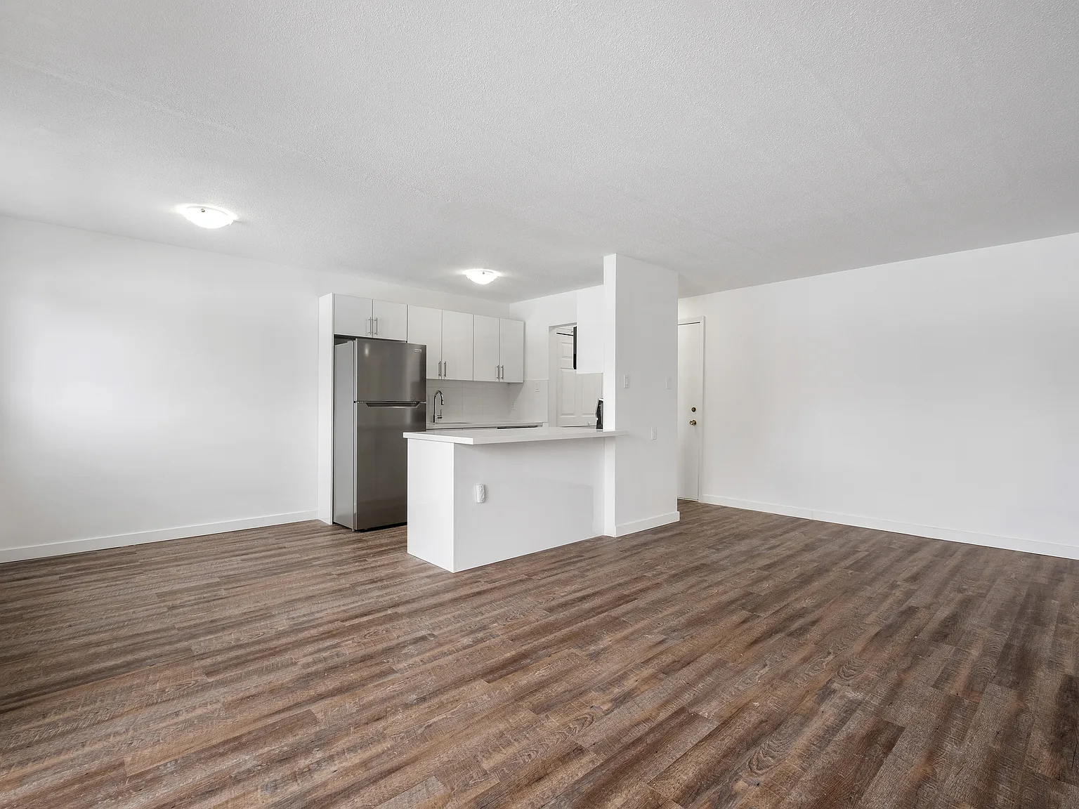 94 Beck Apartments — Photo 3