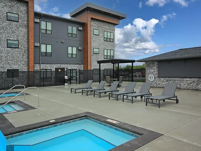 Courtyard — Photo 45