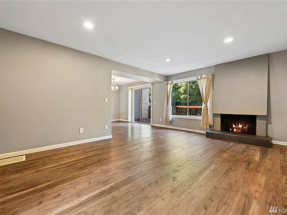 3rd image of 4242 Beckonridge Dr W
