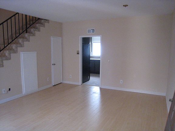 2nd image of 822 Victor Ave APT 16